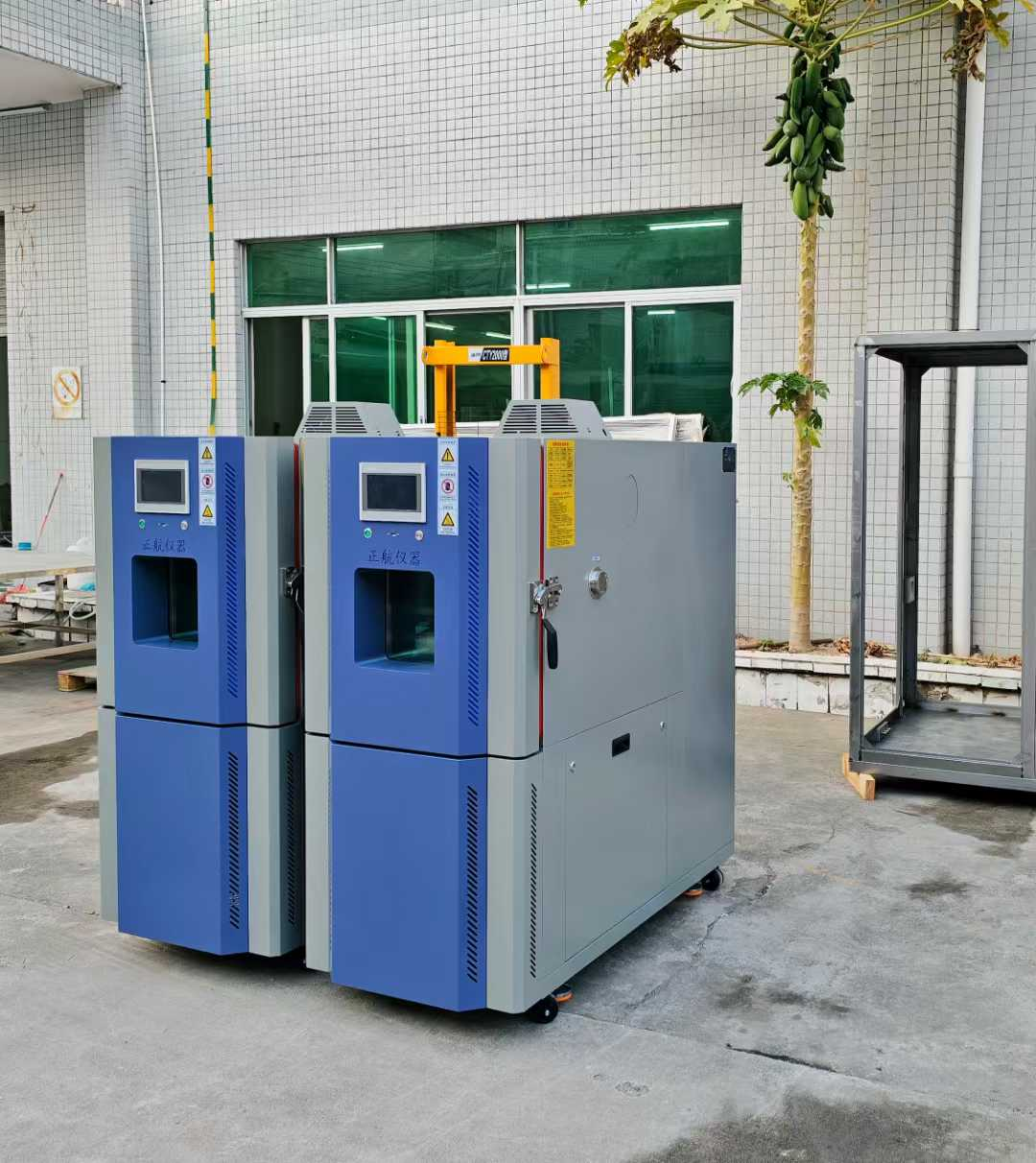 快速溫變?cè)囼?yàn)箱發(fā)貨四川成都客戶公司